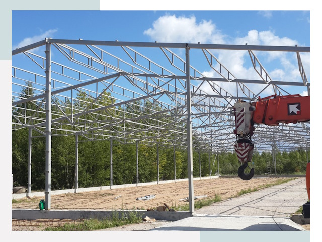 Строительство конюшен в Тихвин от 656 руб. под ключ